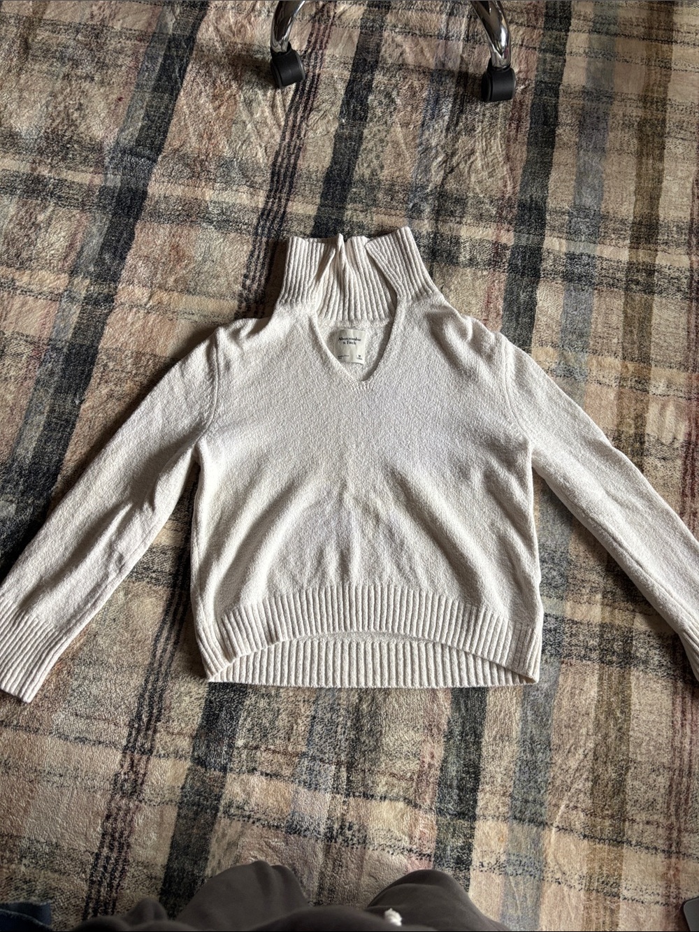 Abercrombie & Fitch Cream V-Neck Ribbed Neck Sweater